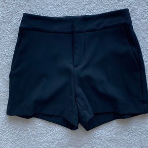 FIFTEEN TWENTY Woman’s tailored shorts size 2